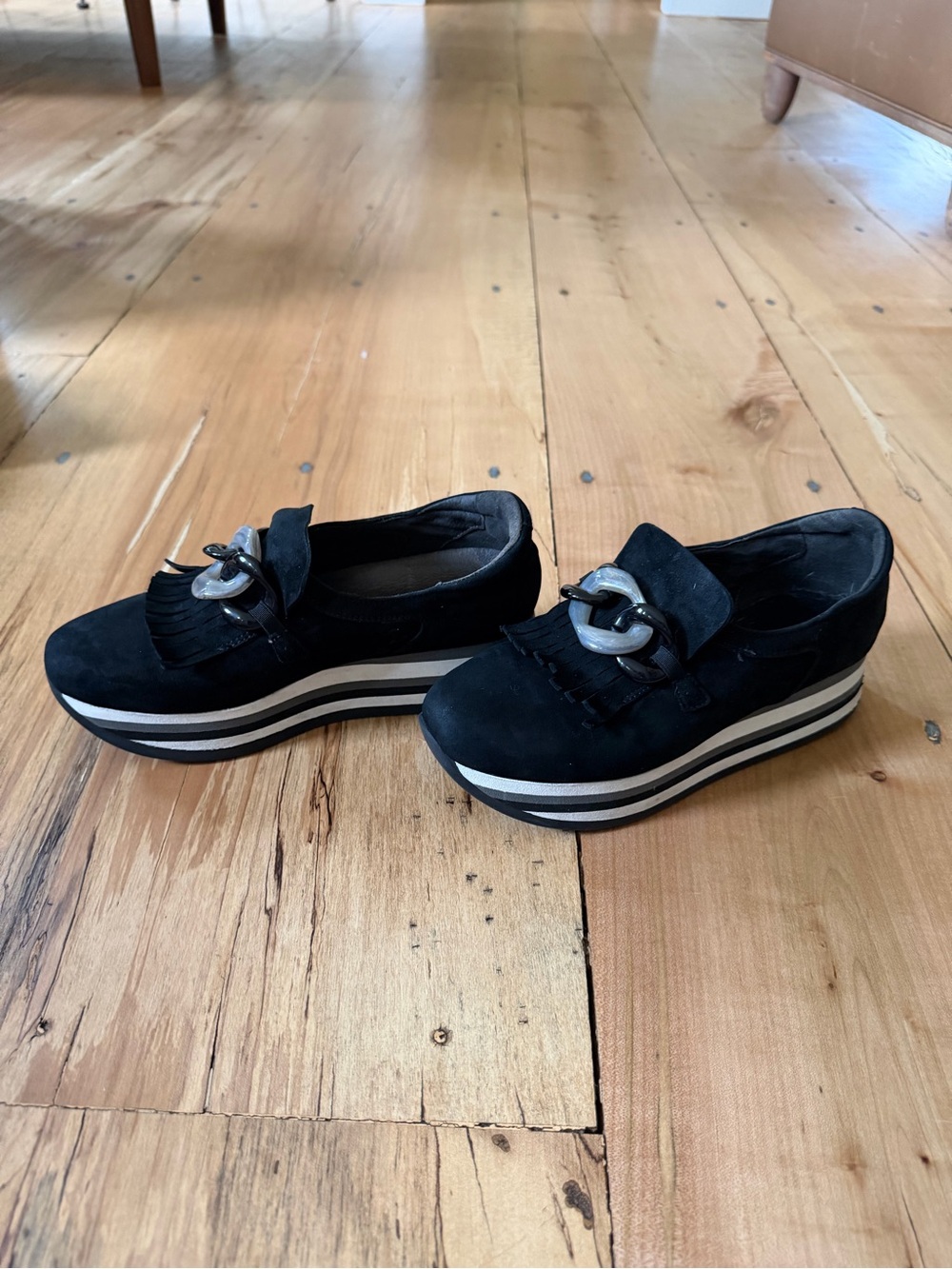 Black Softwaces Platform Slip-On Loafers with Chain and tassel